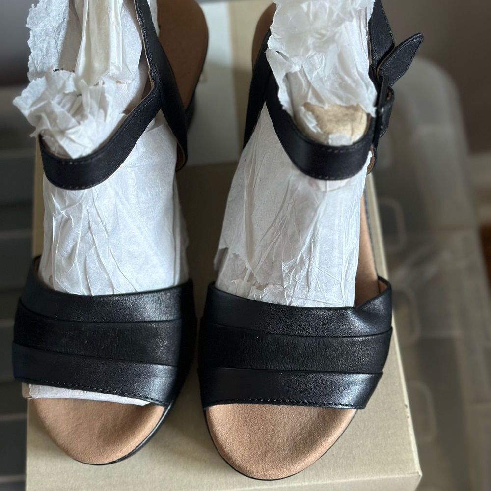 Clark’s Black leather wedge. Lafley Aletha. Size 7.